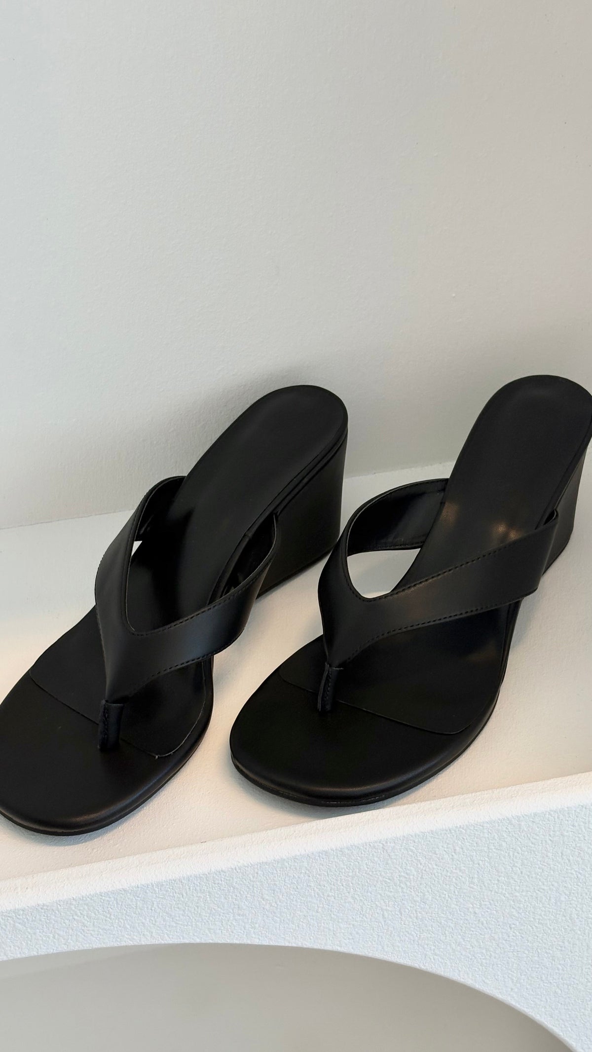 Tiggy Wedge - Black