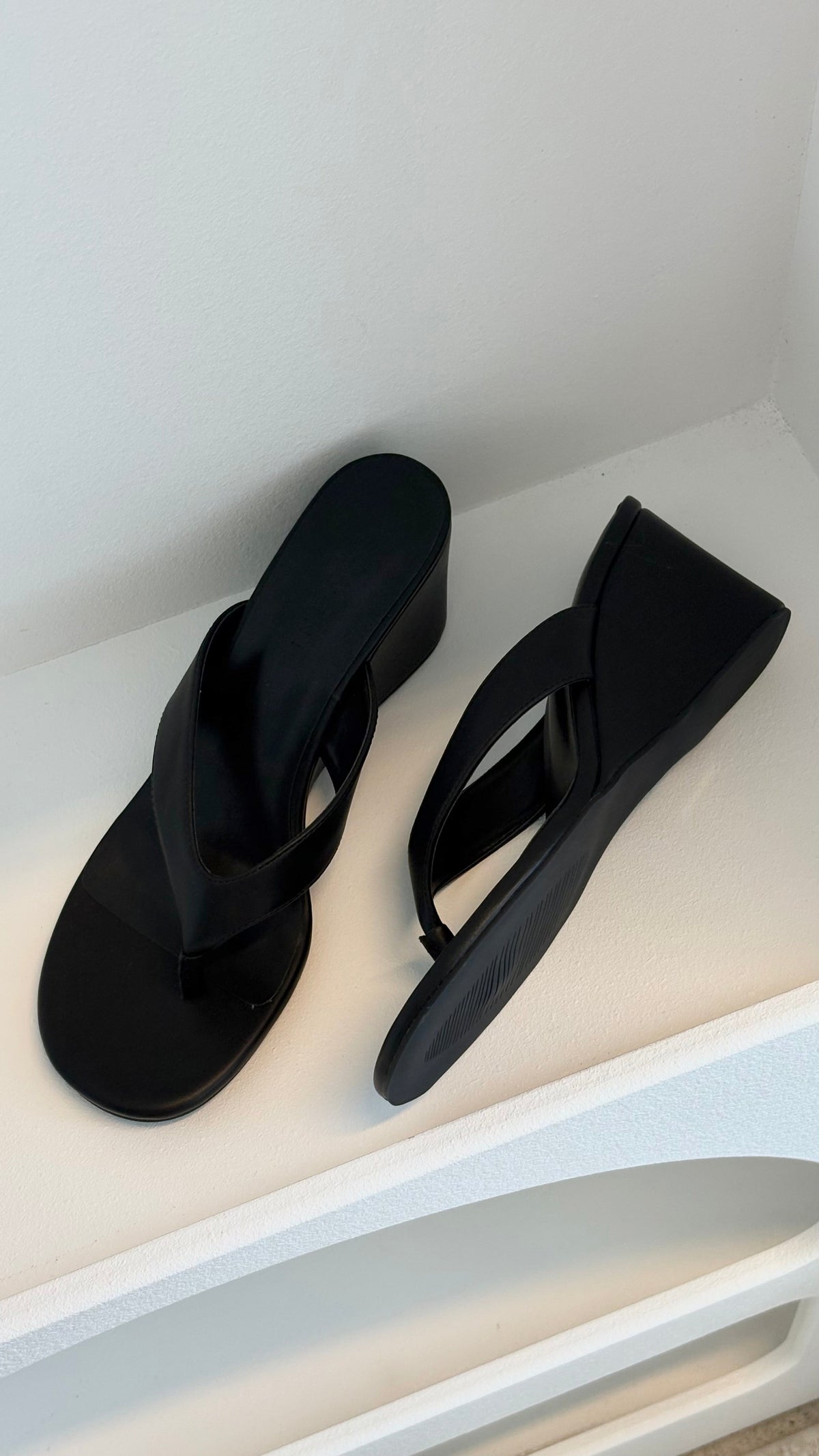 Tiggy Wedge - Black